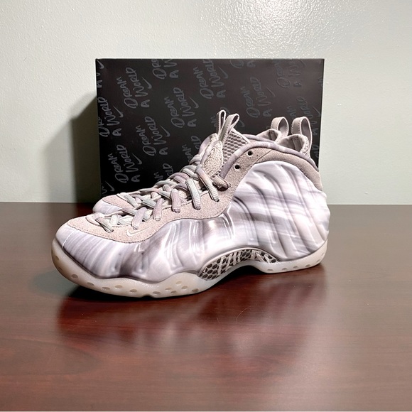 Nike Air Foamposite One ‘Dream A World’ - Picture 2 of 9